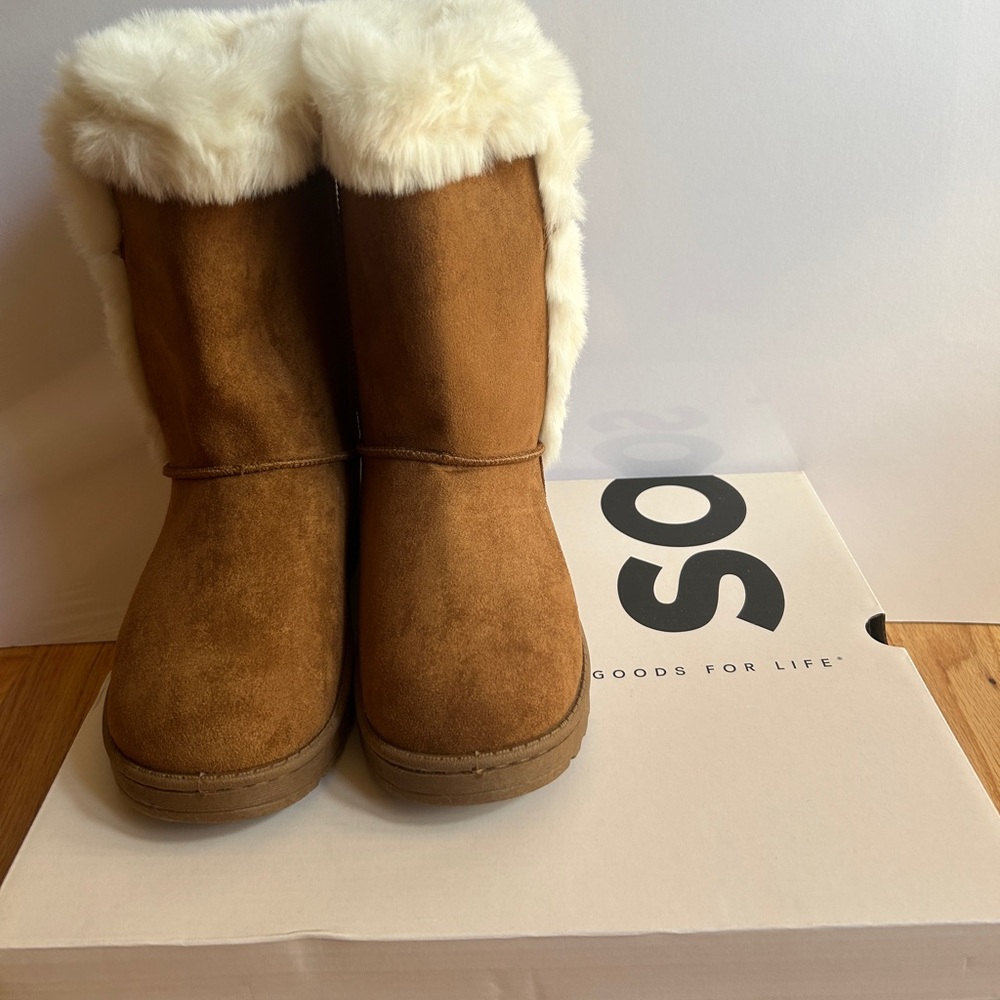 New in Box So Abigail Boots in Chestnut size 7
